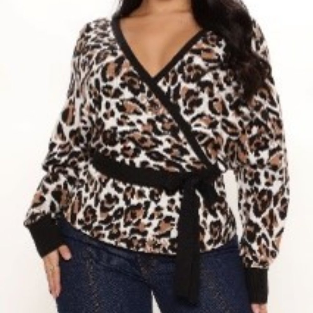 🍎NWT Pull Over Sweater